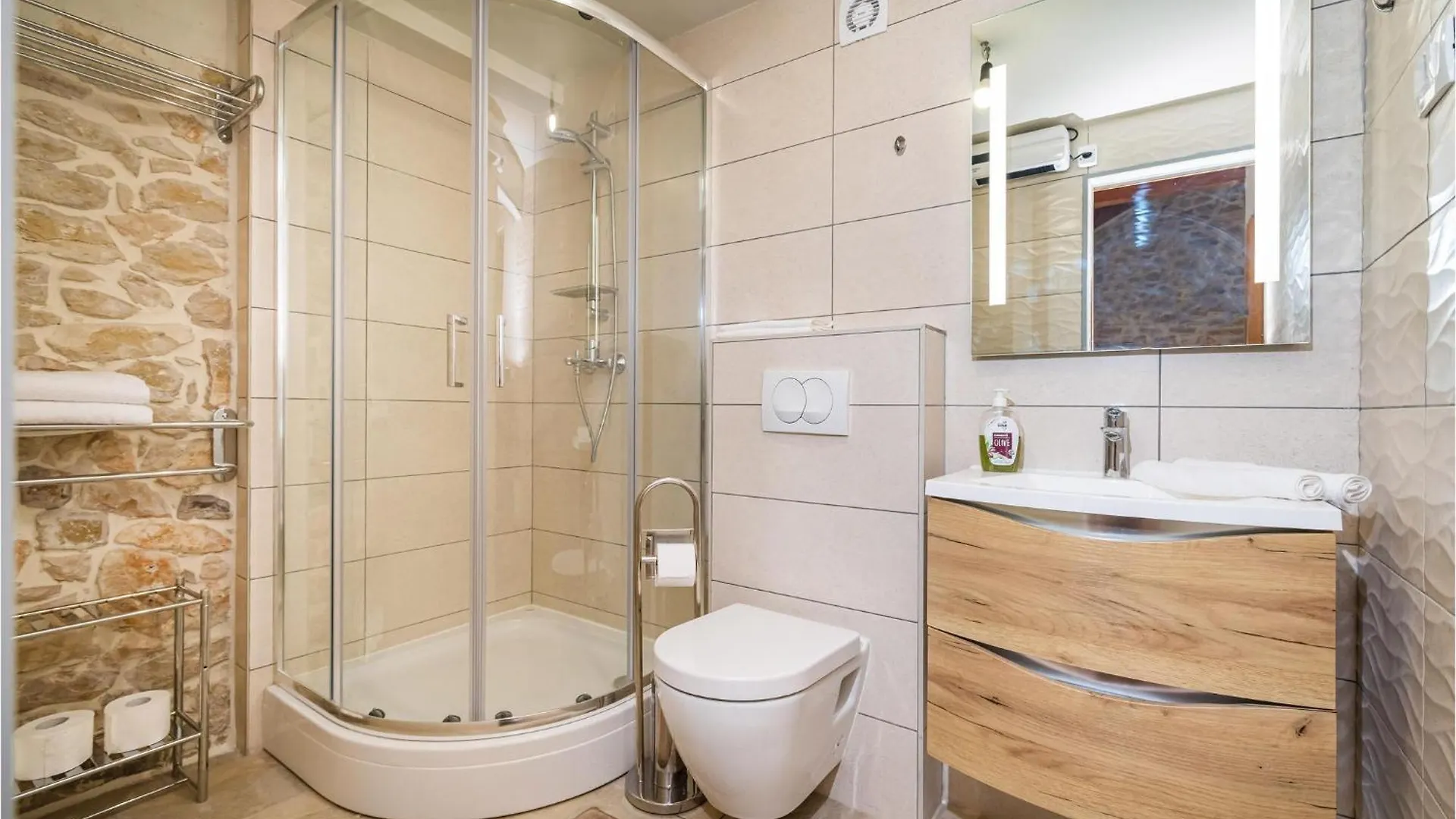 Pet Friendly Home In Murvica With Kitchen Holiday home Murvica (Policnik)