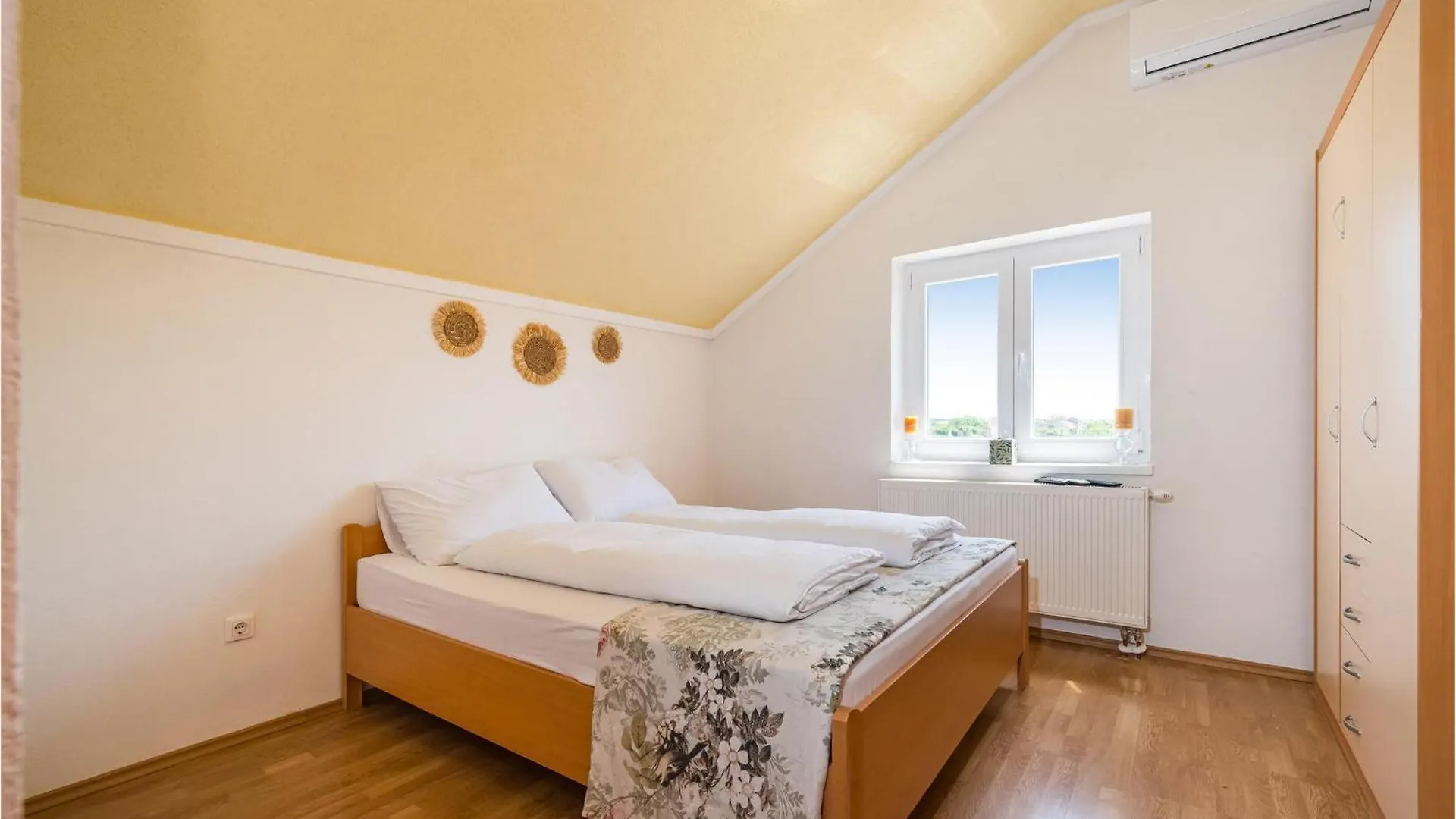 Pet Friendly Home In Murvica With Kitchen Holiday home